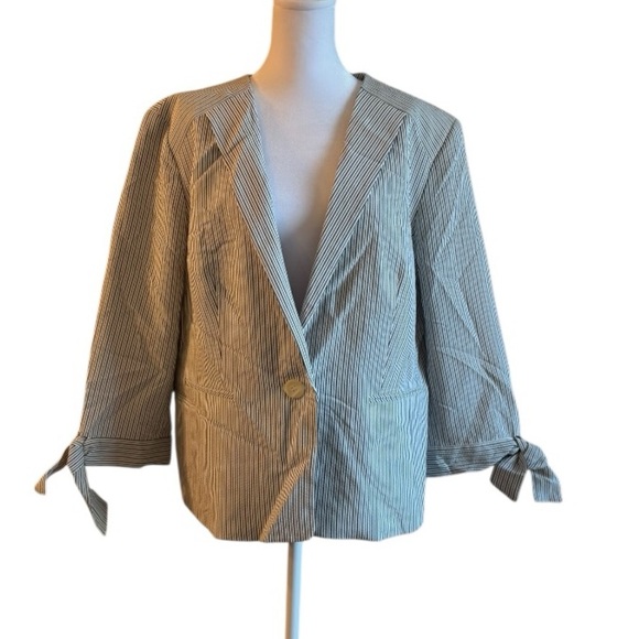 Le Suit Striped Tie-Cuff Blazer Jacket Size 18 NWT Black & White $200 MSRP - Picture 1 of 11